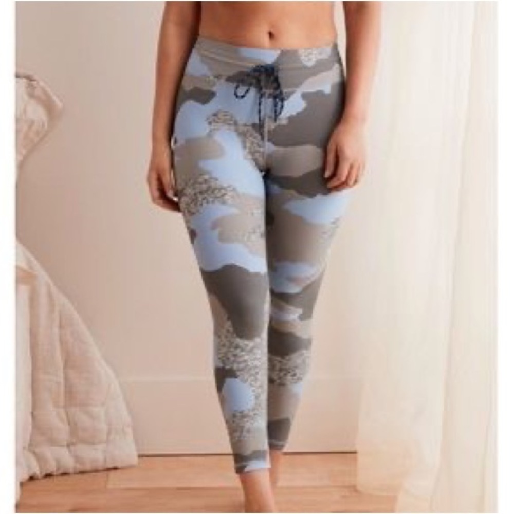 Aerie Gray & Blue Camo Print Mid-rise Drawstring 7/8 Leggings Medium Women’s